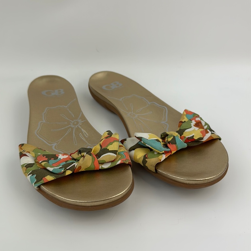 Gianni Bini Gold Leather and Floral Bow Slip on Flats size 8